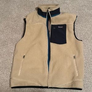 Like new Patagonia synchilla fleece vest. Size XL. Color is oatmeal heather.